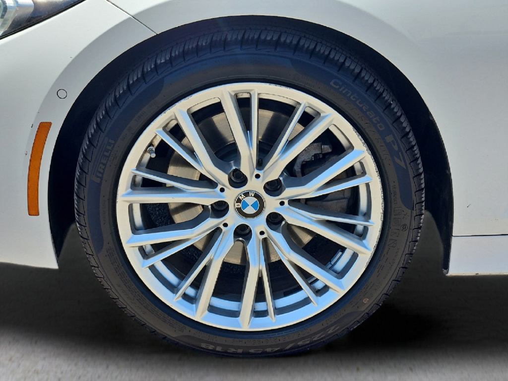 Used 2023 BMW 330i Sedan w/ Premium Package RWD image 10