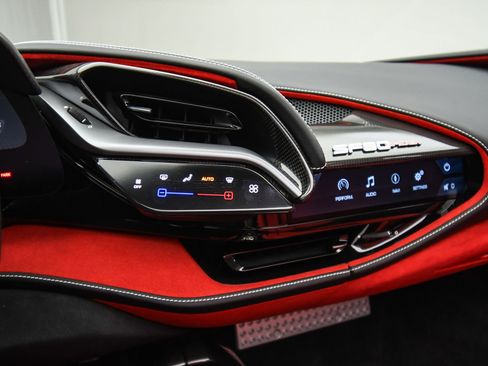 Used 2022 Ferrari SF90 Spider image 46