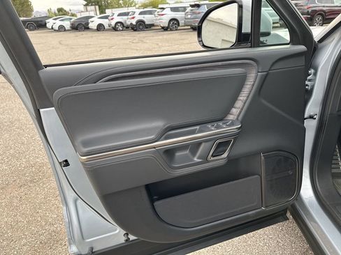 Used 2023 Rivian R1S Adventure image 20