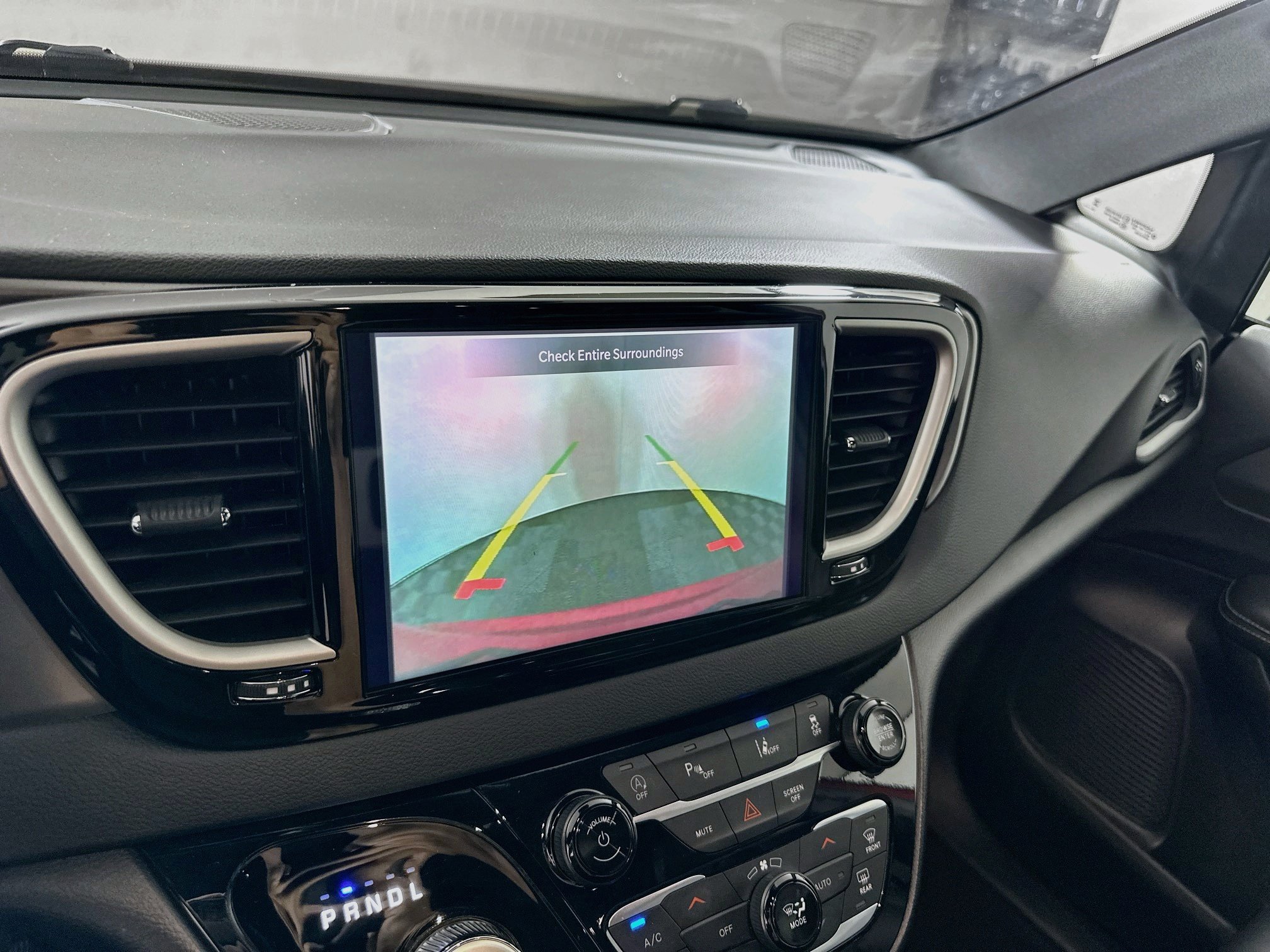 Used 2025 Chrysler Pacifica Select FWD image 21