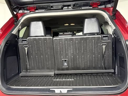 Used 2023 Toyota Highlander Limited image 16