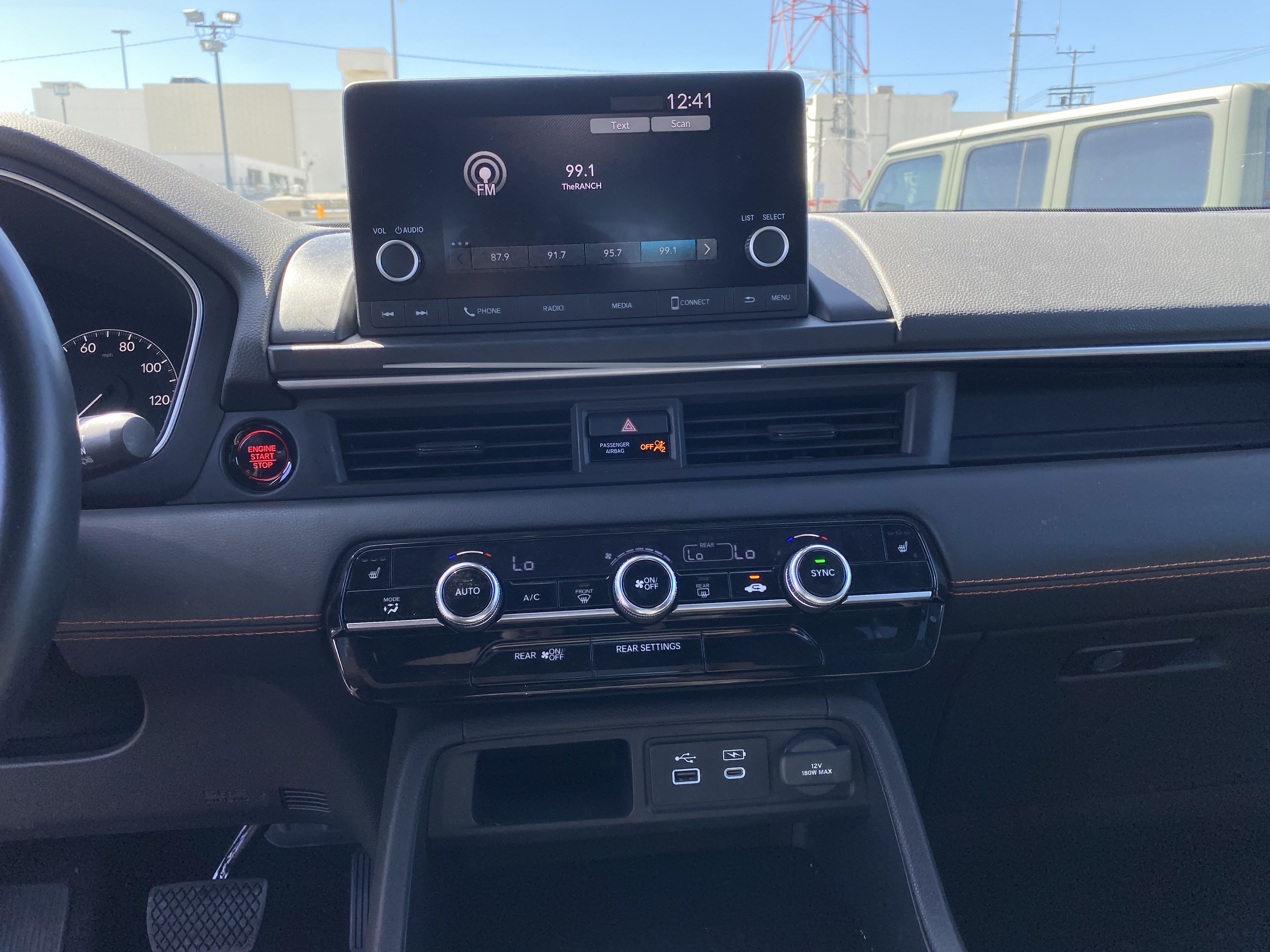 Used 2025 Honda Pilot Sport image 13