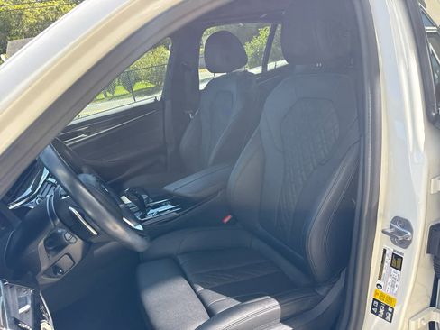 Certified 2022 BMW 530i xDrive w/ Convenience Package image 11