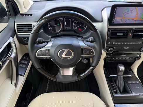 Used 2022 Lexus GX 460 Premium w/ Premium Package image 14