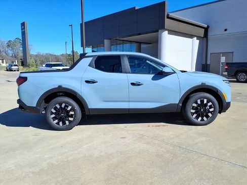 New 2026 Hyundai Santa Cruz SE FWD image 2