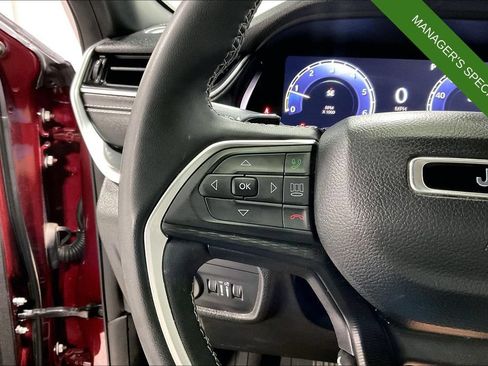Used 2024 Jeep Grand Cherokee L Laredo AWD/4WD image 23