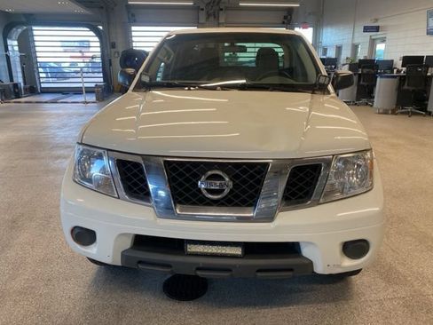 Used 2021 Nissan Frontier SV w/ SV Utility Package AWD/4WD image 2