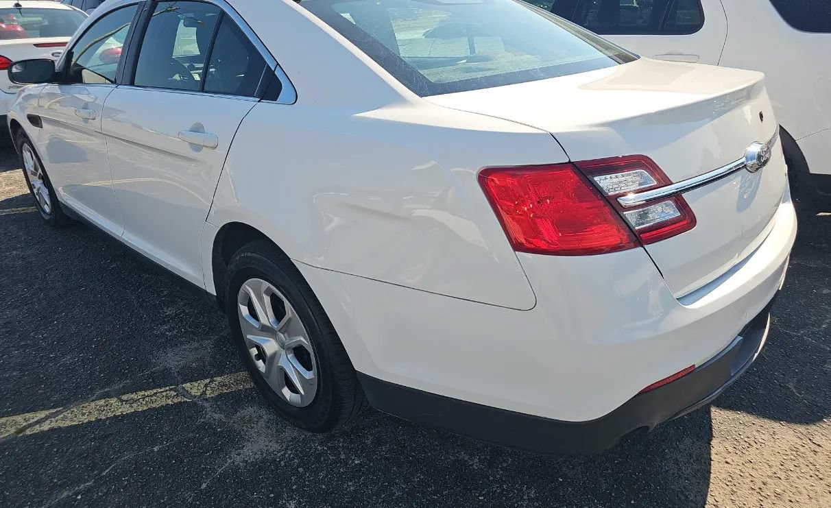 Used 2016 Ford Taurus Police Interceptor FWD image 4