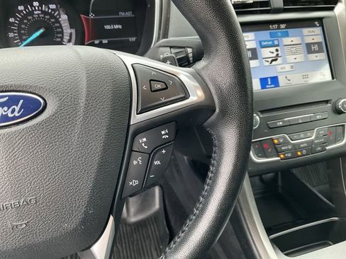 Used 2017 Ford Fusion SE w/ Equipment Group 201A image 20