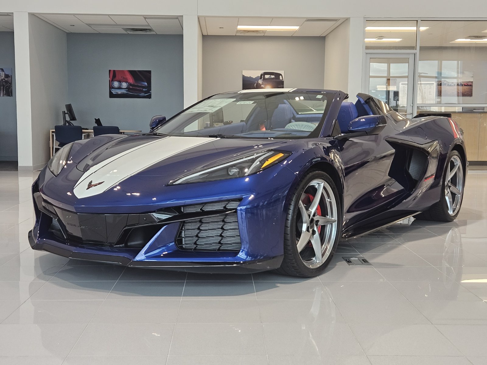 New 2027 Chevrolet Corvette Grand Sport w/ Z52 Sport Performance Package RWD image 2
