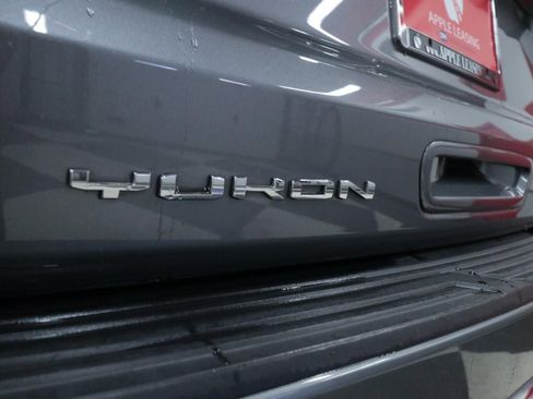 Used 2021 GMC Yukon SLT w/ SLT Premium Package image 32