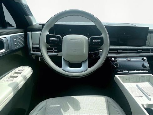 Used 2025 Hyundai Santa Fe Calligraphy image 5