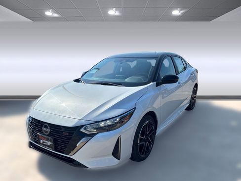 New 2025 Nissan Sentra SR image 1