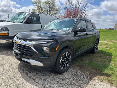 Used 2025 Chevrolet TrailBlazer LT w/ Driver Confidence Package image 15
