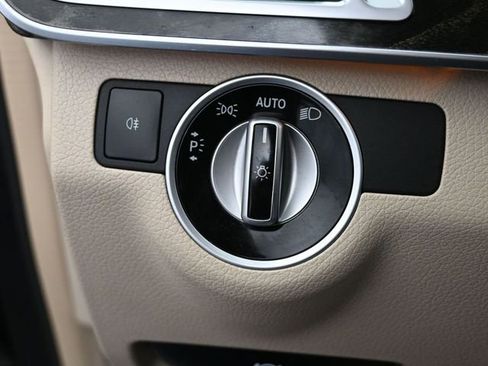 Used 2016 Mercedes-Benz E 350 4MATIC Sedan image 31