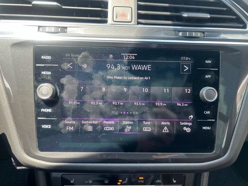 Used 2022 Volkswagen Tiguan SEL R-Line AWD/4WD image 31