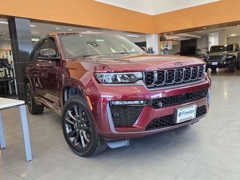 New 2026 Jeep Grand Cherokee Limited AWD/4WD image 2