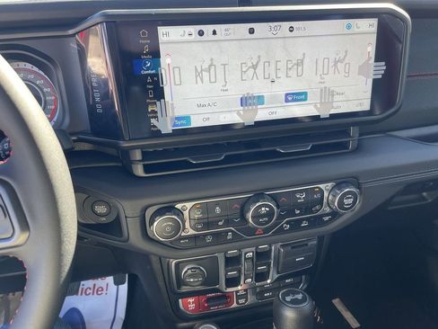 New 2024 Jeep Wrangler Unlimited Rubicon w/ Technology Group image 10