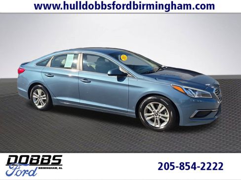 Used 2017 Hyundai Sonata SE image 1