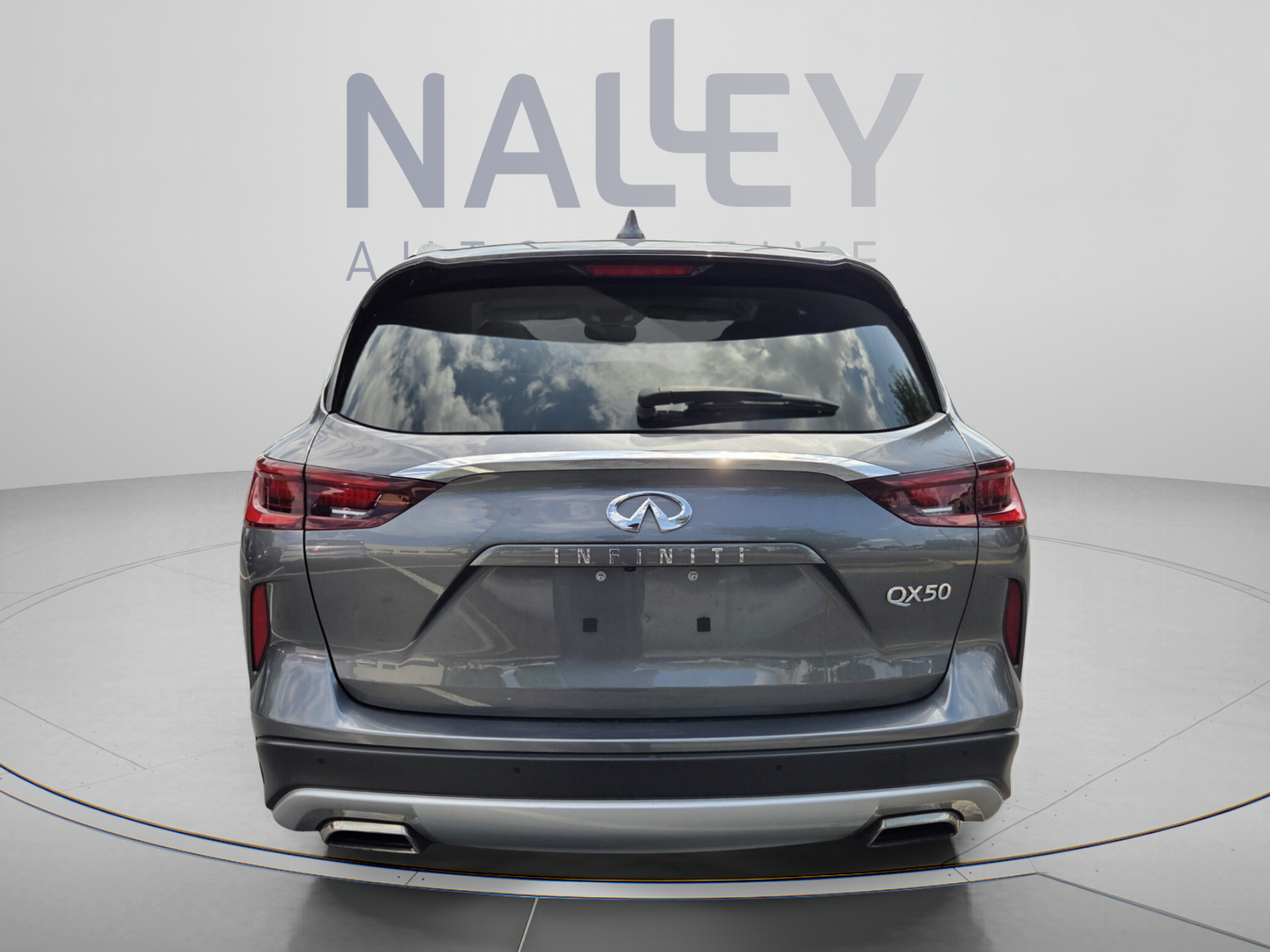 Used 2023 INFINITI QX50 Luxe FWD image 4