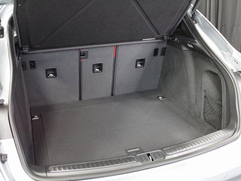 New 2026 Porsche Macan image 17