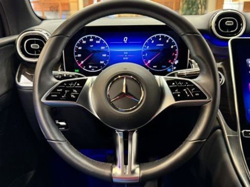 Certified 2025 Mercedes-Benz GLC 300 image 8
