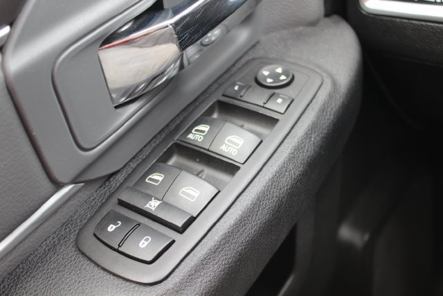 Used 2024 RAM 1500 Classic SLT AWD/4WD image 15