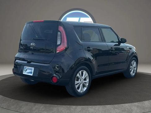 Used 2016 Kia Soul + FWD image 15