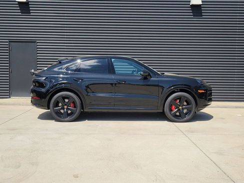 New 2026 Porsche Cayenne GTS image 6