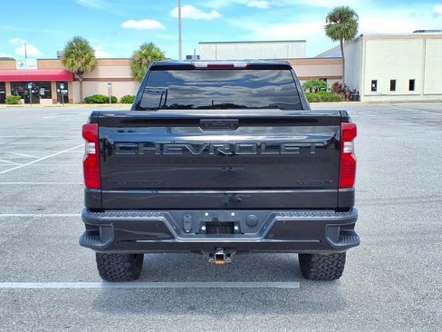 Used 2023 Chevrolet Silverado 1500 Custom Trail Boss w/ LPO, Dark Essentials Package AWD/4WD image 6