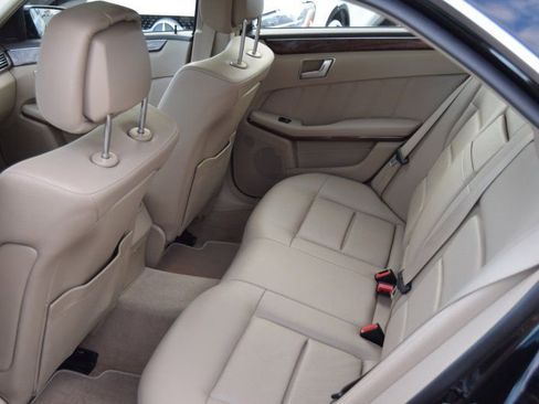 Used 2013 Mercedes-Benz E 350 Sedan image 32