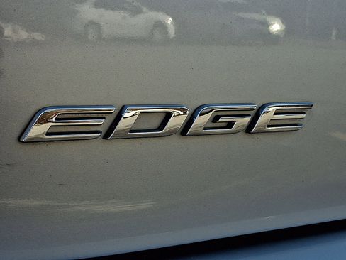 Used 2018 Ford Edge SEL w/ Equipment Group 201A image 30