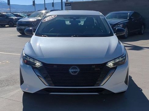 Used 2025 Nissan Sentra SR FWD image 10