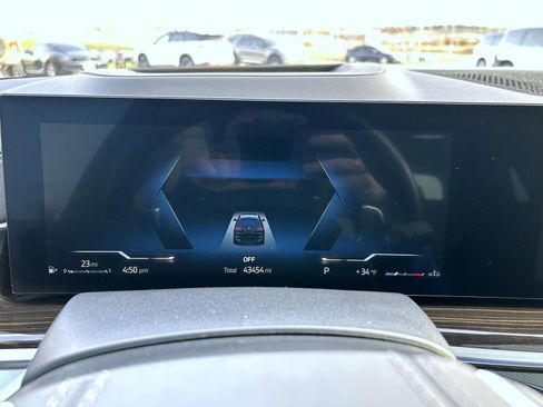 Used 2023 BMW X7 xDrive40i w/ Executive Package image 14