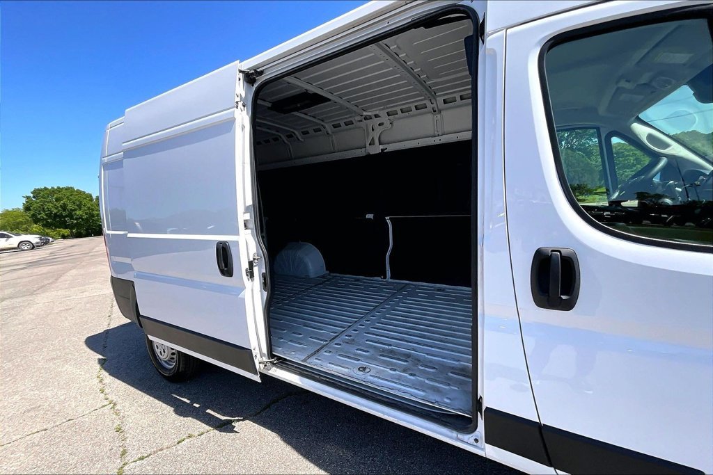 Used 2025 RAM ProMaster 2500 w/ Convenience Group FWD image 26