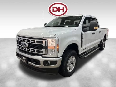 New 2025 Ford F250 XLT image 17
