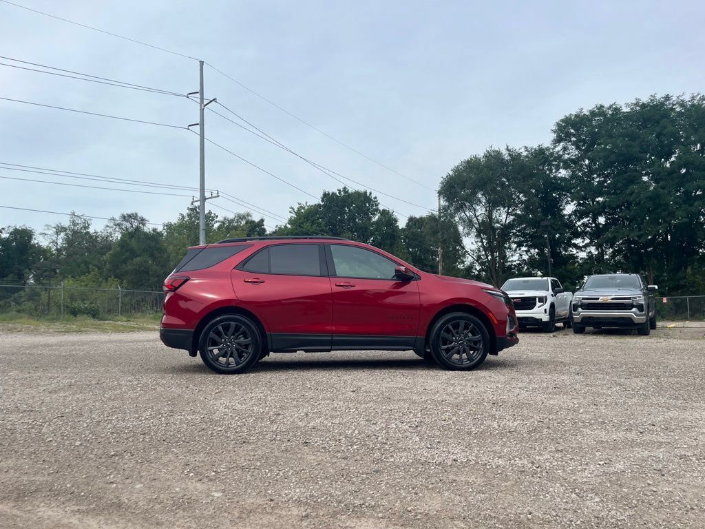 Used 2024 Chevrolet Equinox RS AWD/4WD image 6