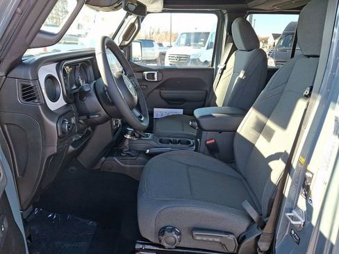 New 2026 Jeep Gladiator Sport image 10