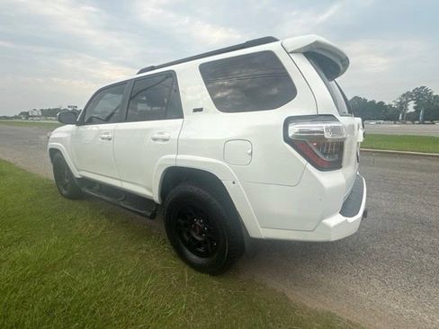 Used 2014 Toyota 4Runner SR5 RWD image 8