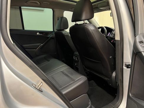 Used 2016 Volkswagen Tiguan SE FWD image 35