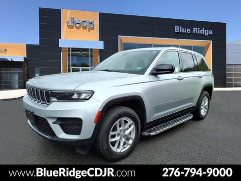 Used 2025 Jeep Grand Cherokee Laredo X w/ Luxury Tech Group I AWD/4WD image 1