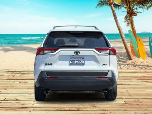 Used 2025 Toyota RAV4 XLE Premium w/ Weather Package AWD/4WD image 5