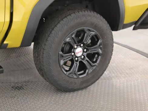 Used 2024 GMC Canyon Elevation w/ Convenience Package image 14