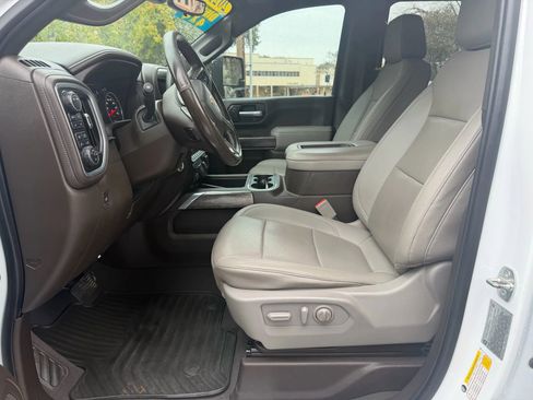 Used 2021 Chevrolet Silverado 3500 LTZ w/ LTZ Convenience Package image 9