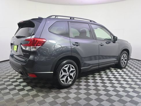 Used 2024 Subaru Forester Premium AWD/4WD image 7