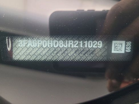 Used 2018 Ford Fusion SE w/ Fusion SE Technology Package FWD image 33