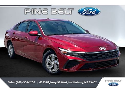 Used 2024 Hyundai Elantra SE FWD image 1