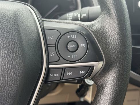 Used 2021 Toyota Camry LE FWD image 22