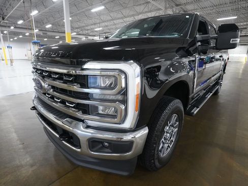 Used 2023 Ford F350 Lariat AWD/4WD image 21