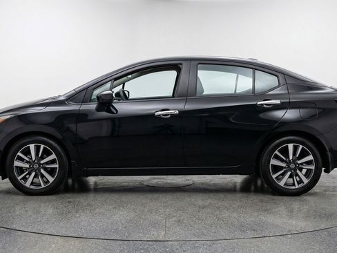 Used 2025 Nissan Versa SV image 5